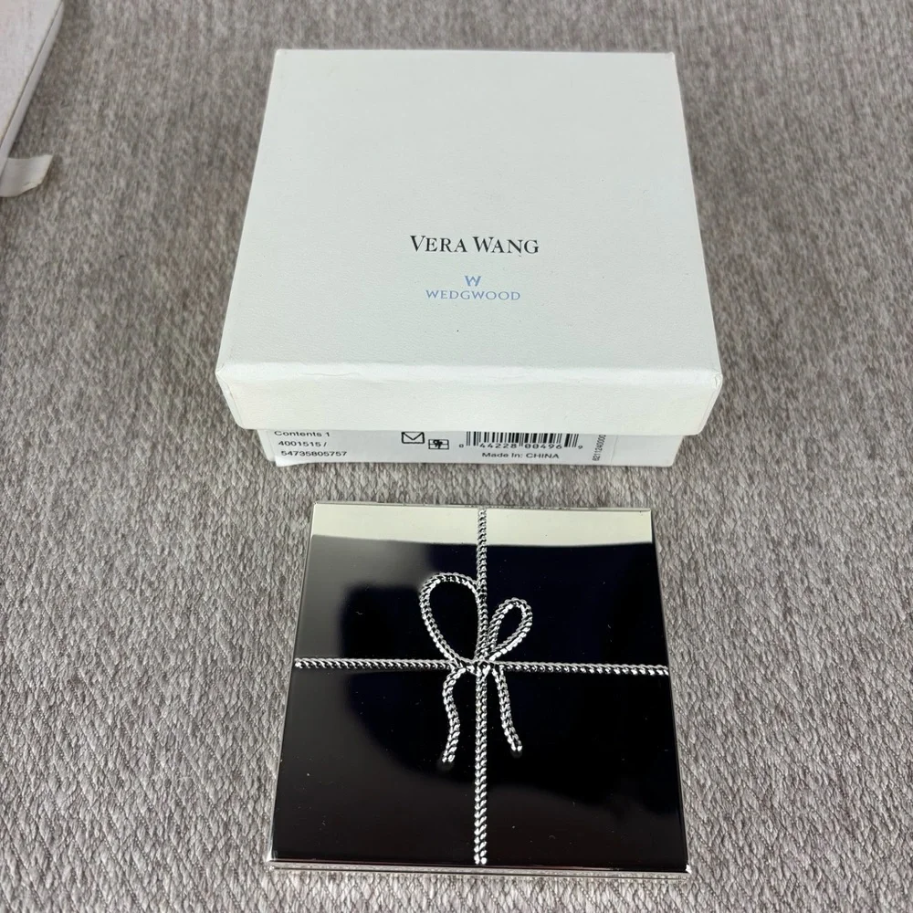 Vera Wang for Wedgewood Love Knots Twin Mirror Purse Compact silver tone metal